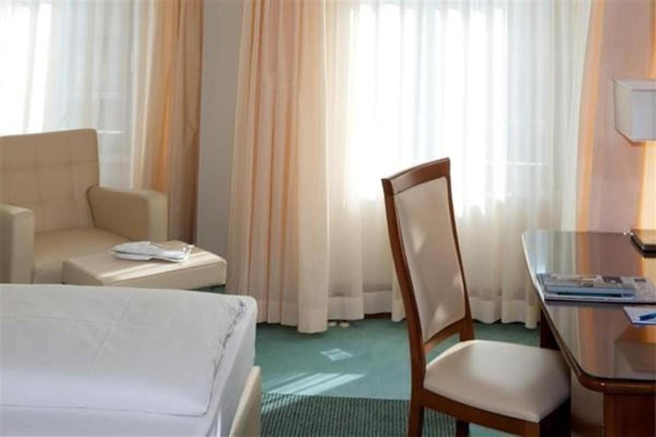 Am Blauen Wunder - Privathotel Hotel